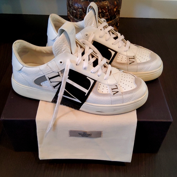 VALENTINO WHITE/ BLACK LEATHER AND SUEDE SNEAKERS SIZE 42 - Picture 3 of 9